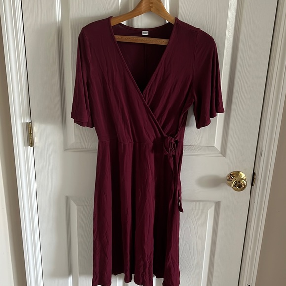 Old Navy Wine Red Wrap Dress Size Medium - Picture 2 of 6